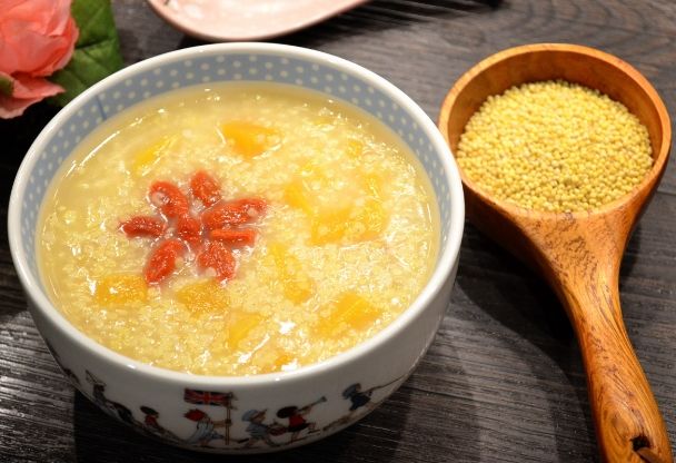 南瓜小米粥做法 南瓜小米粥做法