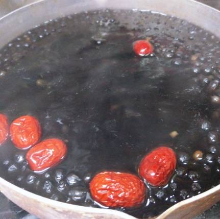 黑豆紅棗水做法 黑豆紅棗水做法