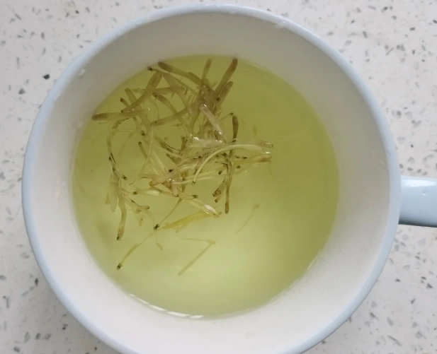 金銀花水好處 金銀花水好處